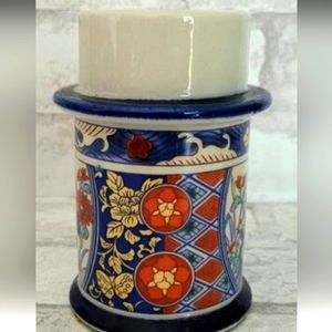 JAPAN . COLONIAL IMARI  FINE PORCELAIN CANDLE HOLDER .